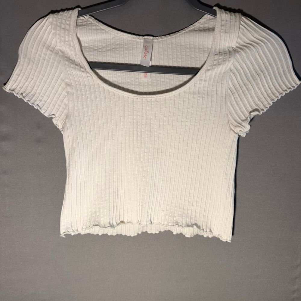 Colsie Women's White Ribbed Crop-top